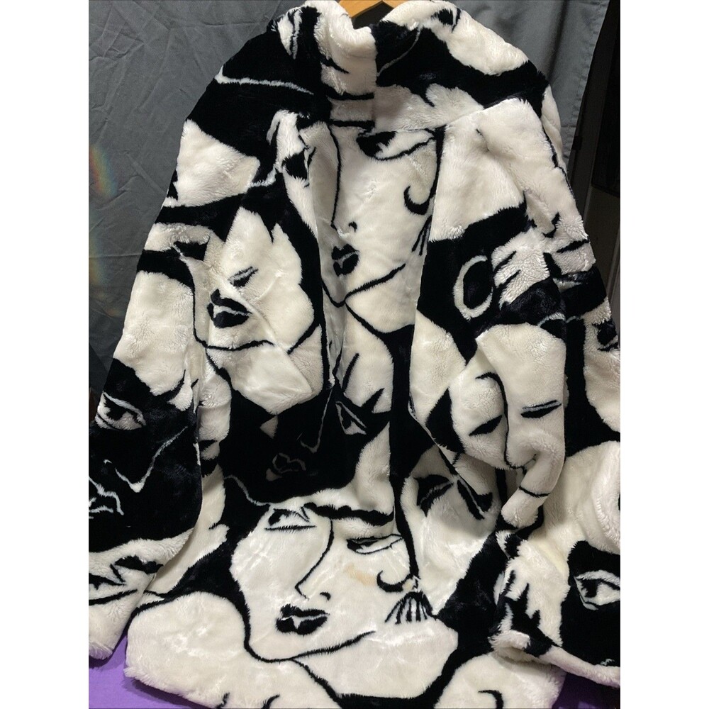Vintage DonnyBrook Faux Fur Coat Abstract Faces Regal Plush Collection USA - Picture 7 of 8